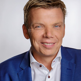 Kempf Passbild schmal.jpg
