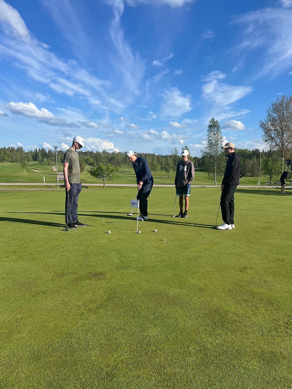 Att ha ett andra hem att komma till, kan vara till golfbanan. Här är alla juniorer välkomna och det finns alltid någon vuxen