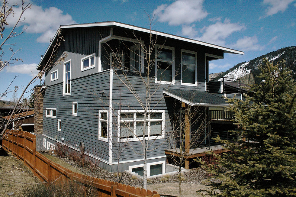Open corner deck at upper bedrooms