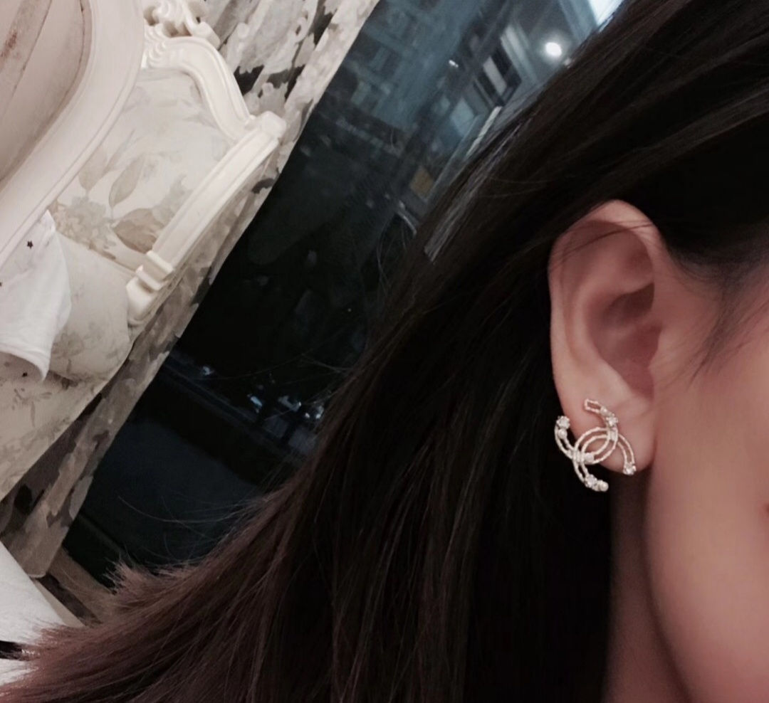 Sur Commande boucle d'oreille chanel