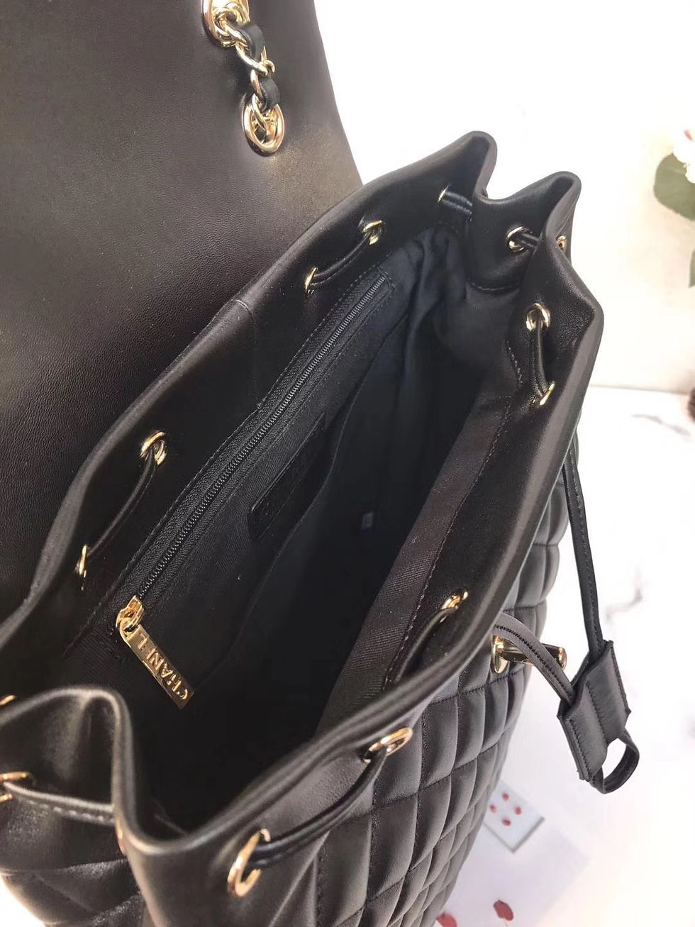 Thumbnail: Sur Commande Sac à dos Chanel en cuir top qualité