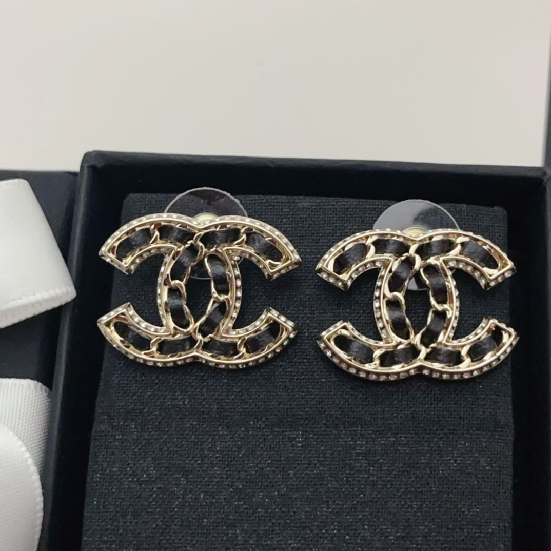 Sur commande boucles d'oreilles chanel