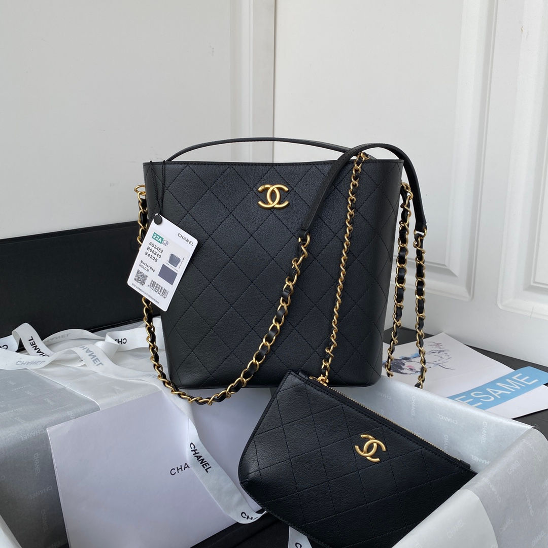 Sur Commande sac Chanel en cuir  top qualité