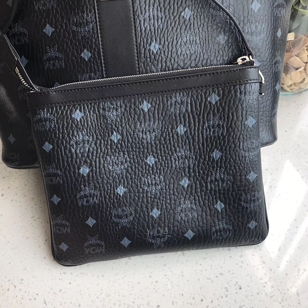 Thumbnail: Sur Commande sac mcm  en cuir