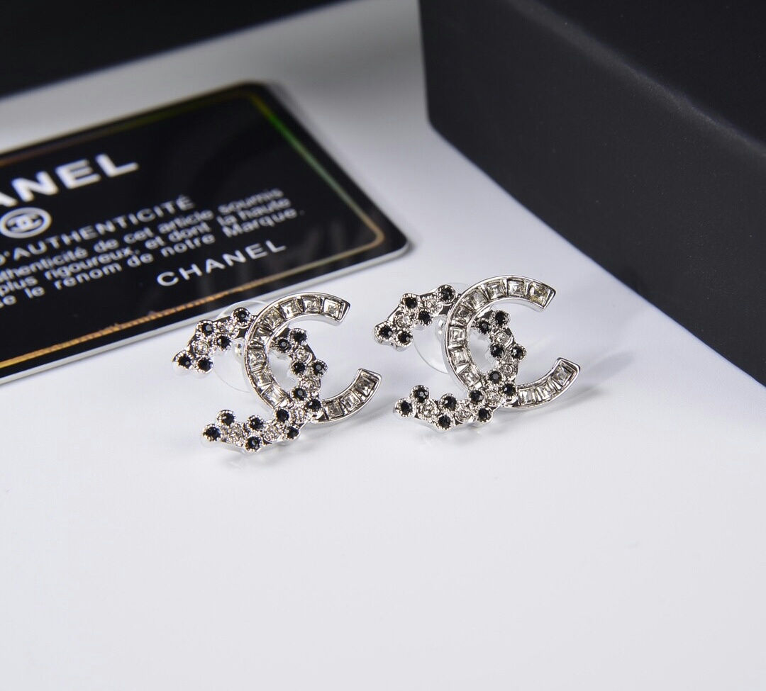 Sur Commande boucle d'oreille chanel
