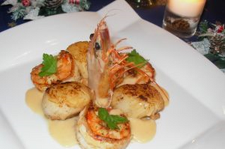 NOIX DE ST JACQUES ET GAMBAS POÊLÉES, CRÈME DE SAUTERNES