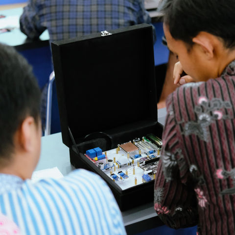 Pelatihan IoT - KMTek