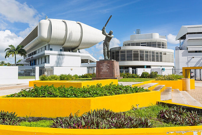 71150251-Garfield-Sobers-statue-and-The-Kensington-Oval-Cricket-Ground-Bridgetown-St-Micha