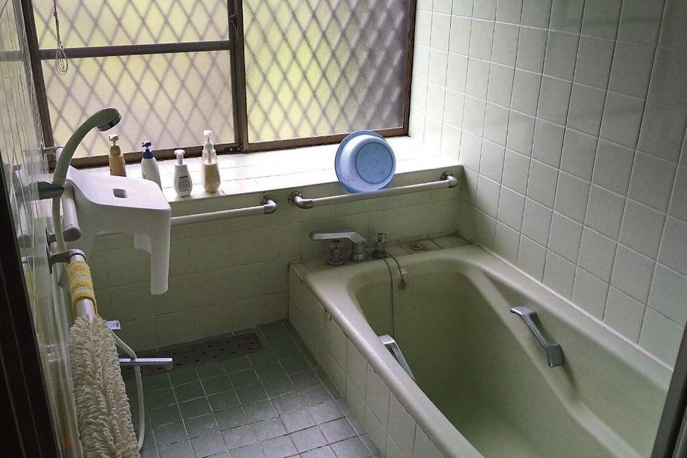 タイル張りの浴室 施工前