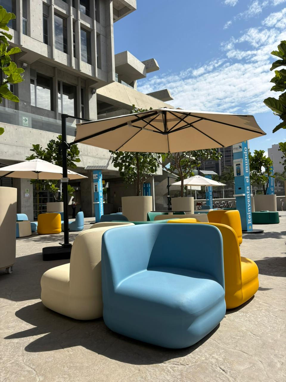 Donde nacen las ideas, el espacio importa.Implementamos mobiliario BOLN en UTEC para crear entornos que inspiran, conectan y acompañan el aprendizaje.