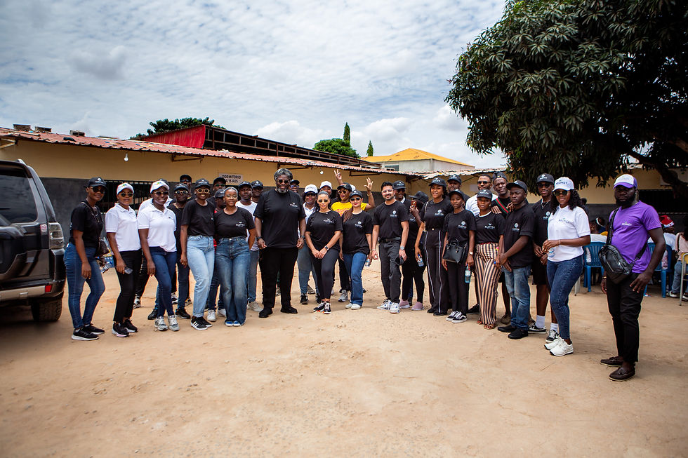 Muanga Louis Bernardo Numbimi e o Team no Lar El Betel
