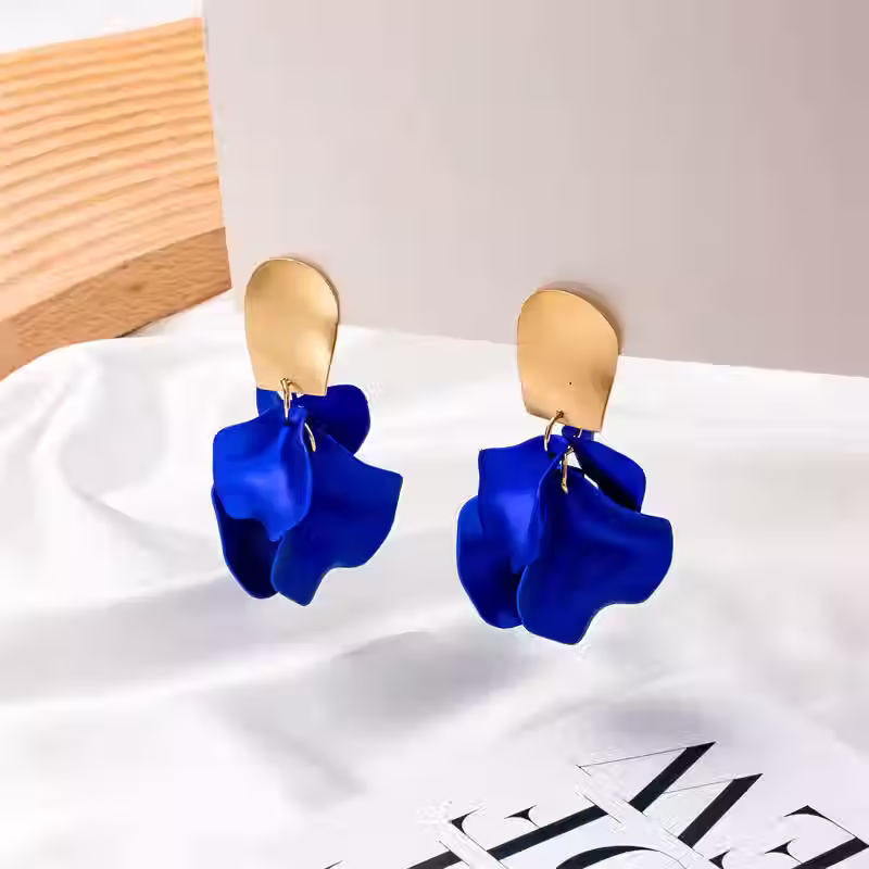 Thumbnail: Stylish Pedal Earrings