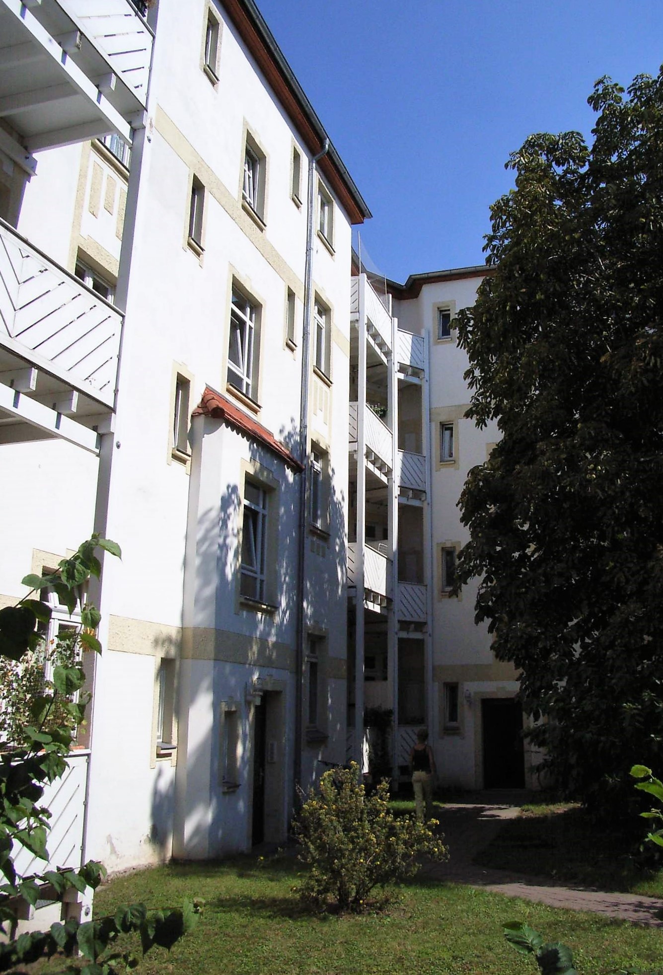Raiffeisenstr. 26 Hofansicht 01