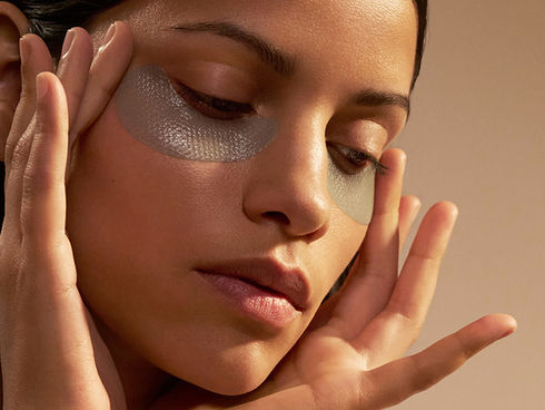 GÖZ ALTINA HASSAS BAKIM