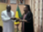 Le maire de Pobè rencontre Mélina Seymour, CEO de Seymour Creation pour parler d'artisanat, de sculpture traditionnelle et d'innovation au Bénin