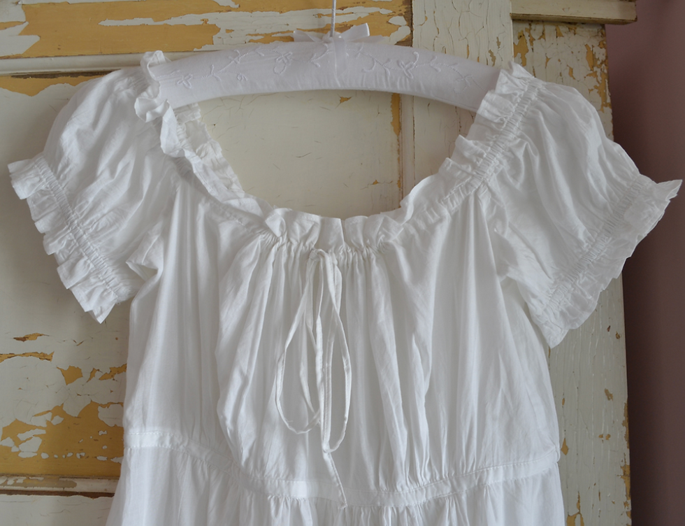 Thumbnail: Romantic dress