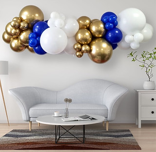 Small balloon garland for collection in Guildford, photo used for the balloon decor price list page on Confetti Party websit 