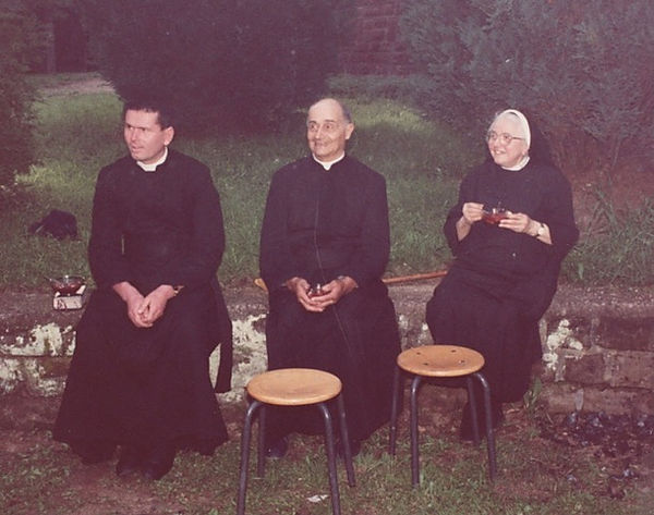 Avec_FreÌre_Pierre_e_l'Ab._Bernhard.jpe