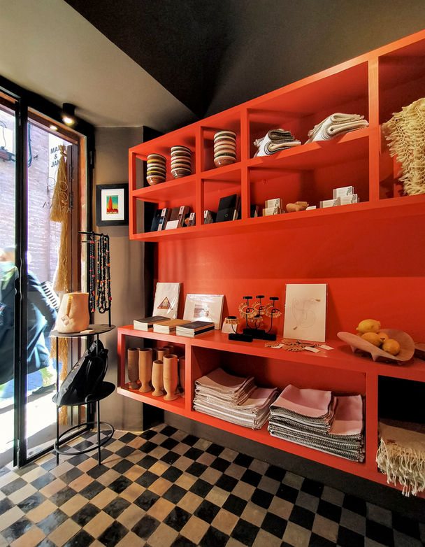 boutique insta ritoccata.jpg