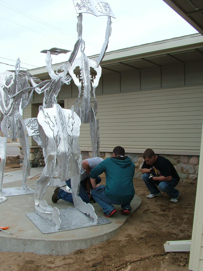 INSTALLING MTL .Sculpture City