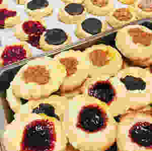 Thursday Inspiration: Freshly Baked Jam Filled Cookies