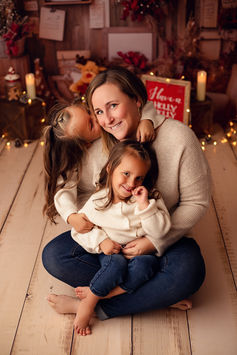 Lovely Stories Photographie photographe maternité grossesse femme enceinte bébé nouveau-né nourrisson smash the cake bain de lait anniversaire famille enfant couple allaitement femme princesse robes décor noël bohème fleuri extérieur intérieur studio outdoor indoor home-studio coiffure maquillage glamour boho mariage assis fleurs tenues créateur faire-part baptême france bretagne normandie loire atlantique rennes brest lorient vannes quimper concarneau saint-malo lannion guingamp morlaix dinan paimpol loudéac pontivy locminé ille et villaine morbihan côtes d'armor finistère fête des mères cadeau offrir liste de naissance photos shooting shoot casting photoshoot douceur coloré noir et blanc guérande nantes caen robes couronnes voilages body redon pornichet maternage proximal auray ploermel baud languidic hennebont lanester quimper quimperlé moréac bignan la gacilly fougères vitré mur de bretagne quiberon belle-île-en-mer belle ile en mer  pluvigner landévant brech carnac arzon locmariaquer sarzeau saint-avé belz erdeven arradon plescop grand-champ séné questembert pénestin malestroit la baule saint-nazaire guer paimpont cancale plancoet saint-brieuc perros-guirec carhaix landivisiau crozon douarnenez chateaulin loctudy pont-aven rosporden guidel larmor-plage le faouet plouay surzur damgan josselin le sourn guémené sur scorff rosporden névez moëlan sur mer quéven caudan kervignac riantec étel landerneau roscoff laval angers clisson saint-herblain chateaubriant janzé penmarc'h album coffret tirage tableau art artistique créatif créative makeup MUA cadeau cagnotte newborn posing formation business coaching accompagnement 