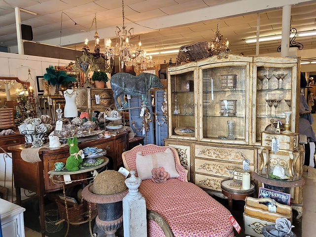Center Street Antiques shop in Soquel.