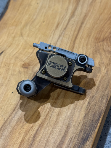 JD MFG - KRUX - AGED BRASSタトゥーマシン　イギリス製 KRUX - AGED BRASS | JD MFG