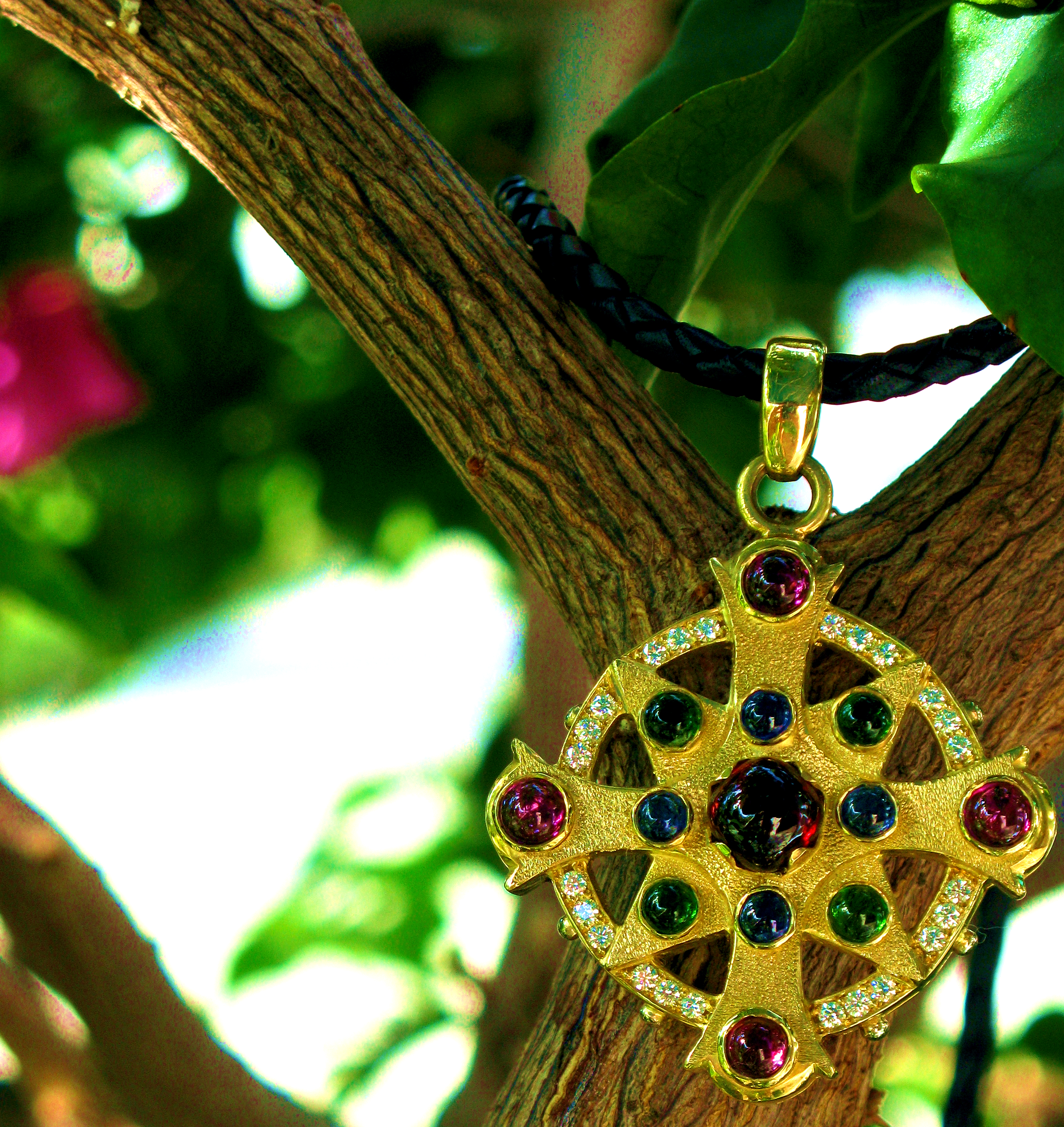 Cabechon Maltese Cross