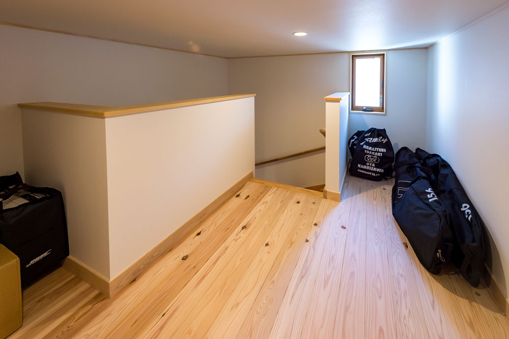 小屋裏収納