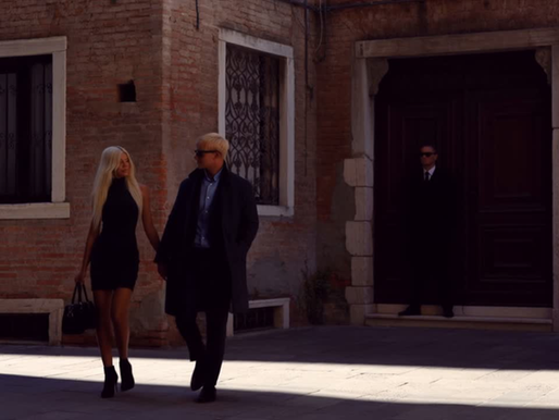 EMILIE XXIV – AGENT XoXo : THE AGENT WHO LOVES ME