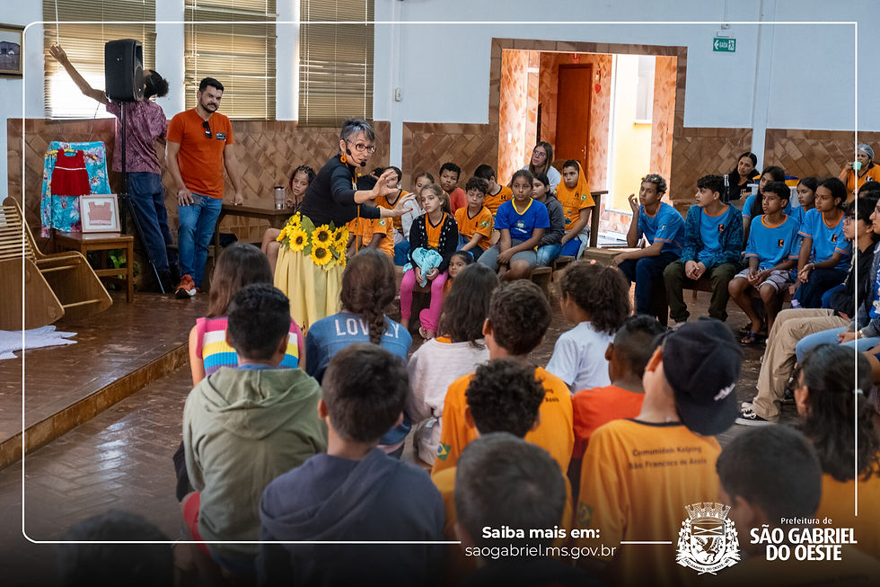 Levamos o espetáculo 'Histórias da Infância' resgatando memórias e emocionando o público de São Gabriel do Oeste