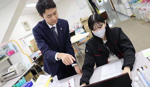 本部事務スタッフ.JPG