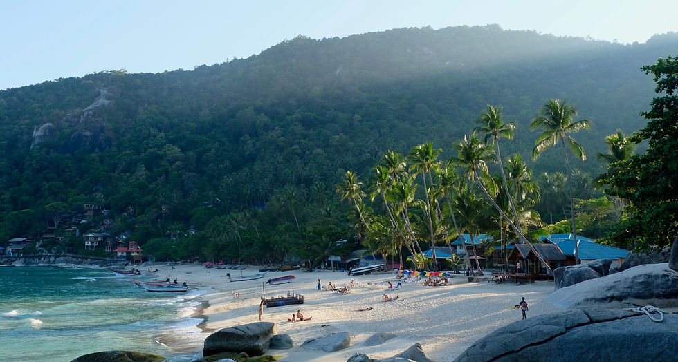 Had Yuan beach on sunset., Ko Pha-ngan, Thailand, visiting Thailand the first time, Travel in Thailand, Backpacking southeast asia, pisan zapra journey