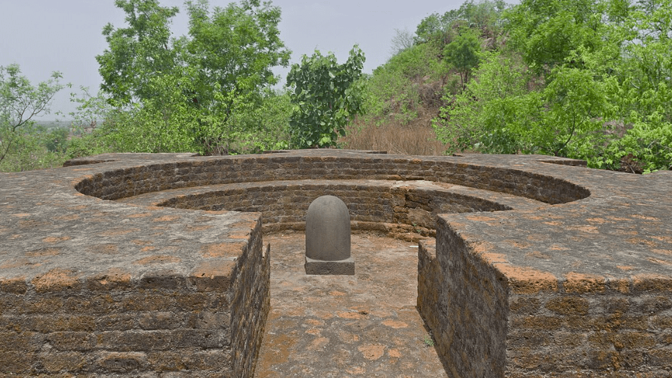 Shiva temple, Mansar archaeological site