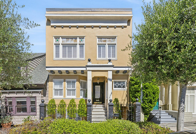 001-379-douglass-street.92797.p1k.001.jpg