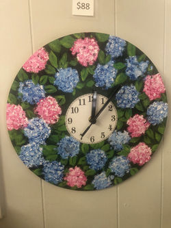 DECORATED WALL CLOCK