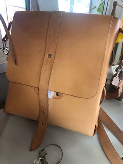 BEAUTIFUL HAND CRAFTED LEATHER BAGpg