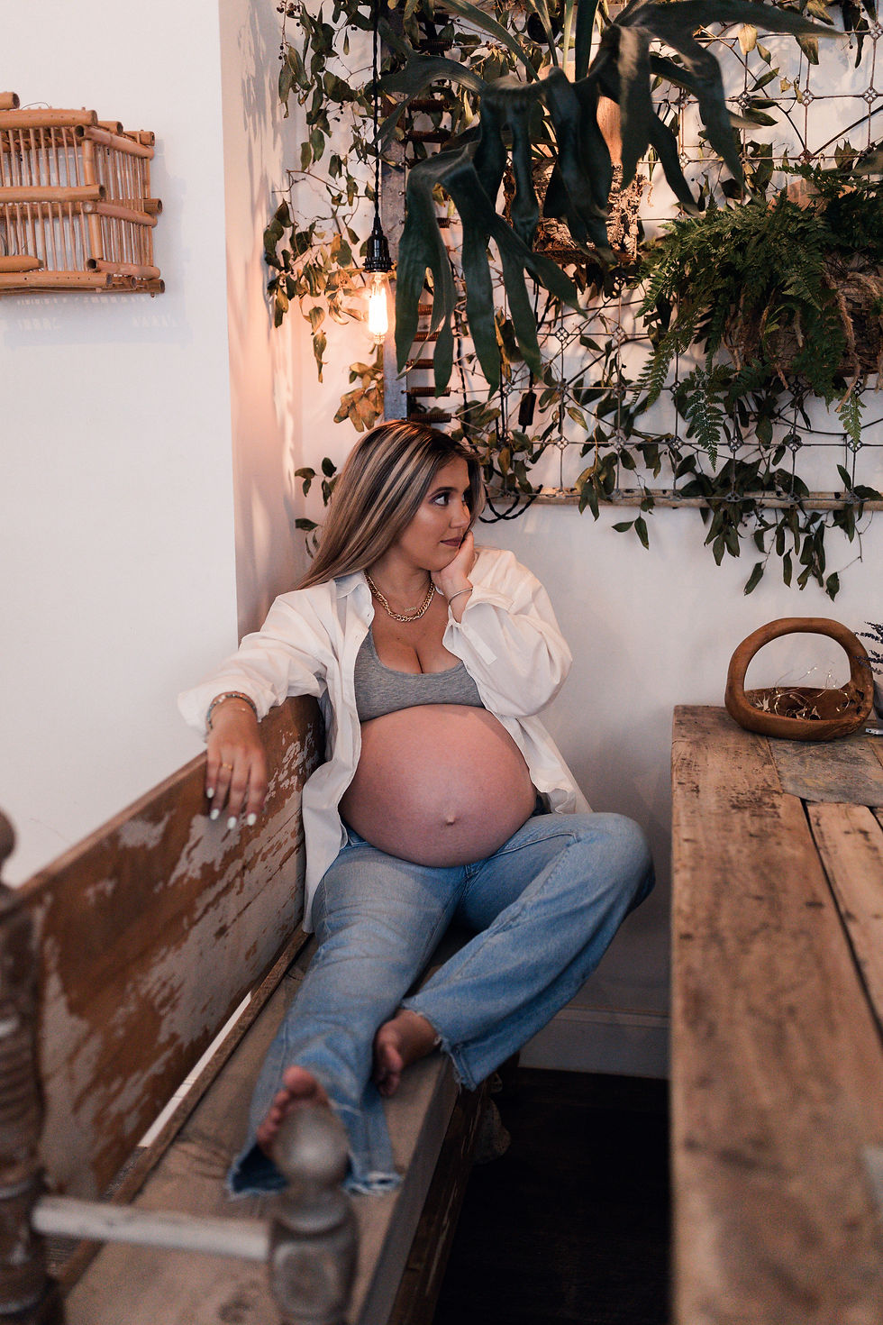 mom to be indoor pregnancy photoshoot