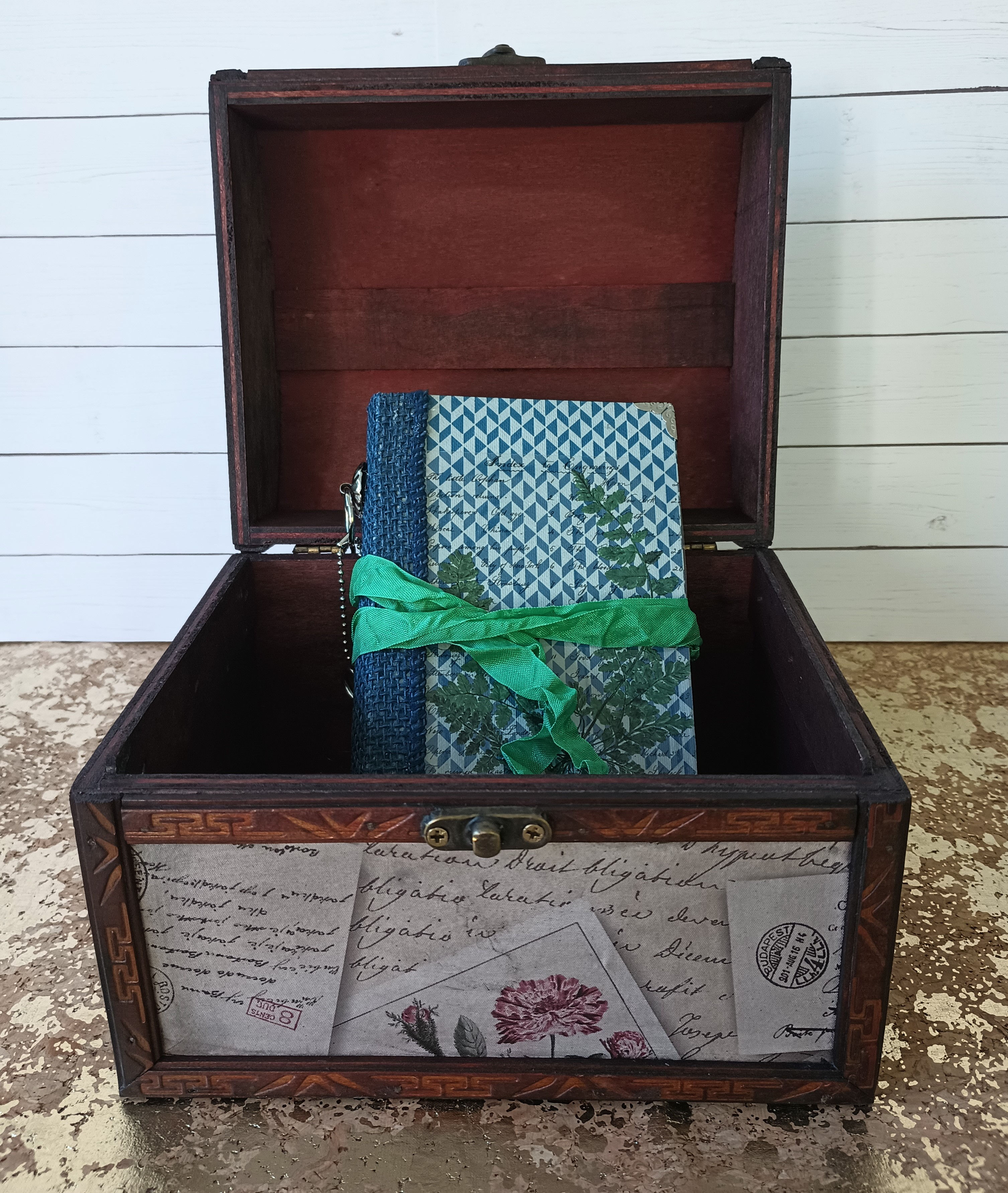 Treasure Chest with Journal     J10060