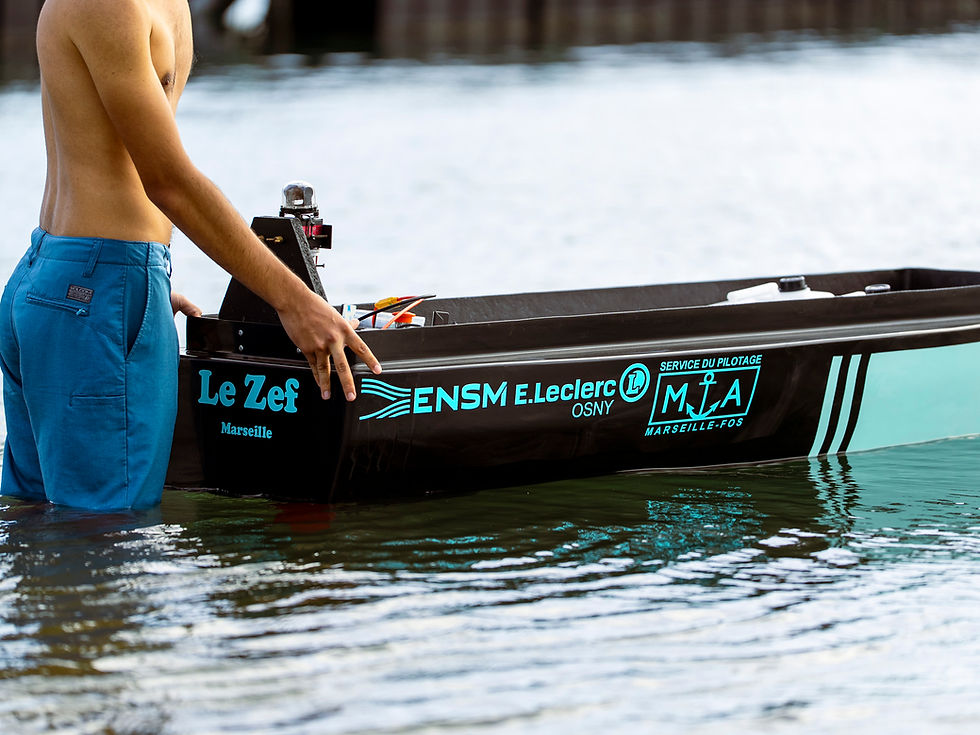 Le Zef, prototype étudiant éco-performant de l'HydroSpeed Team ENSM, en compétition lors d'HydroContest by ENSM 2026 à Marseille.