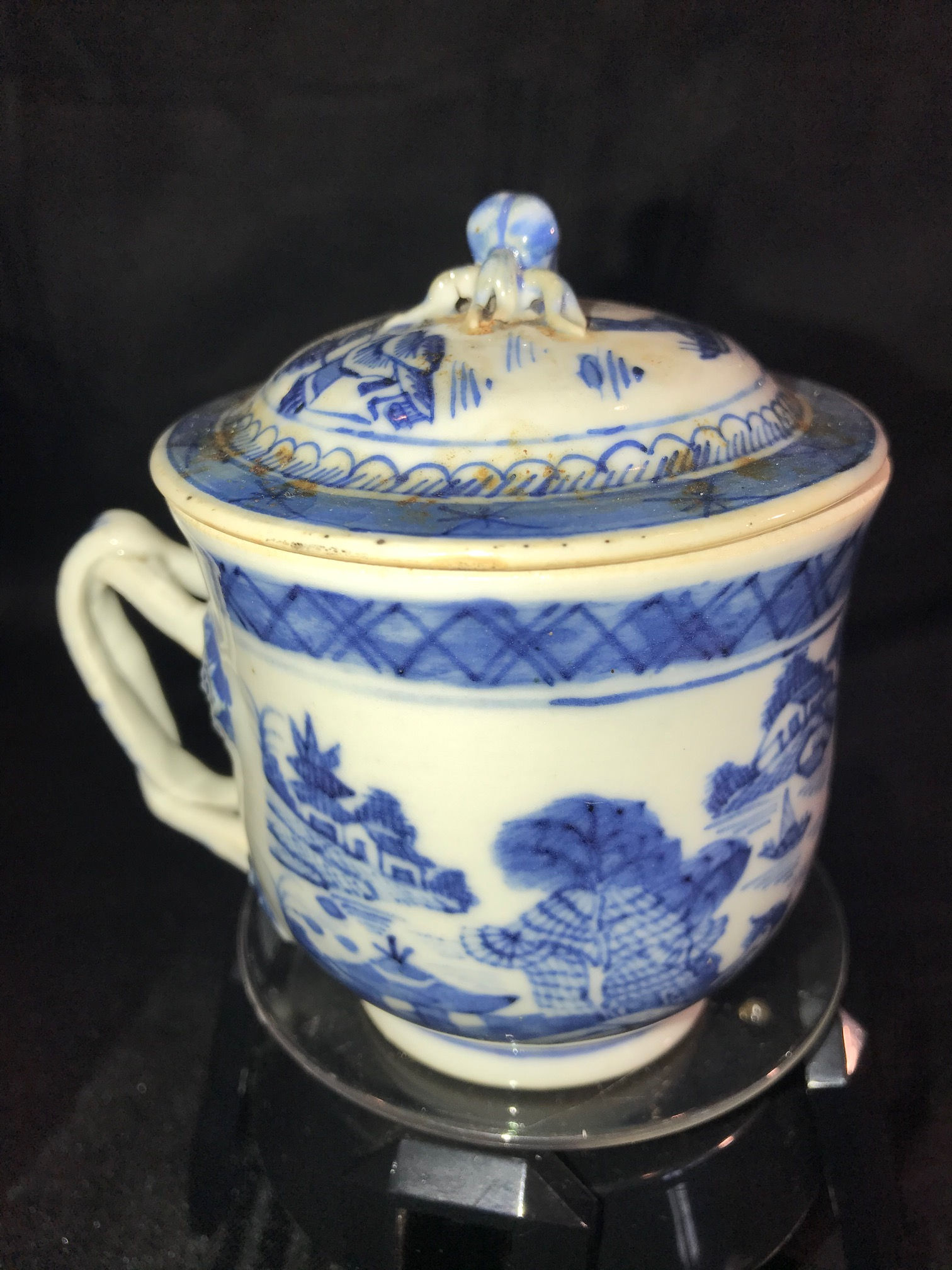 CHINESE LIDDED TEA CUP