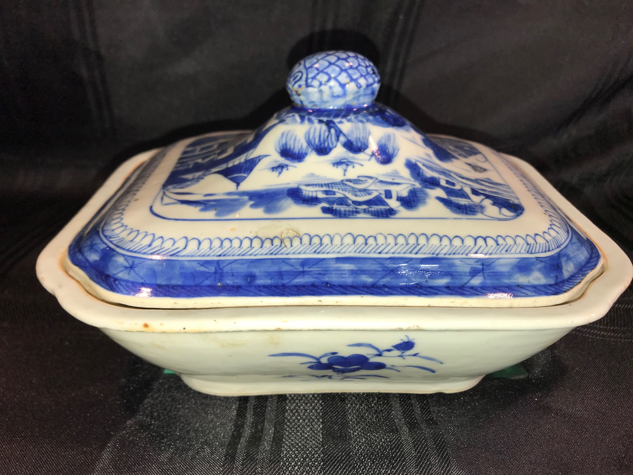 CANTON BLUE & WHITE COVERED SERVING DISH