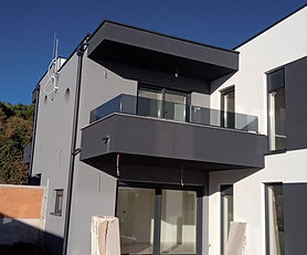 Nový dům na prodej s bazénem ve skvělé lokalitě, v blízkosti moře!