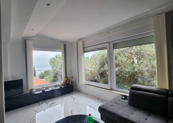 PRVNÍ ŘADA U MOŘE, PENTHOUSE S VÝHLEDEM NA MOŘE, Pješčana uvala, Istrie, Chorvatsko