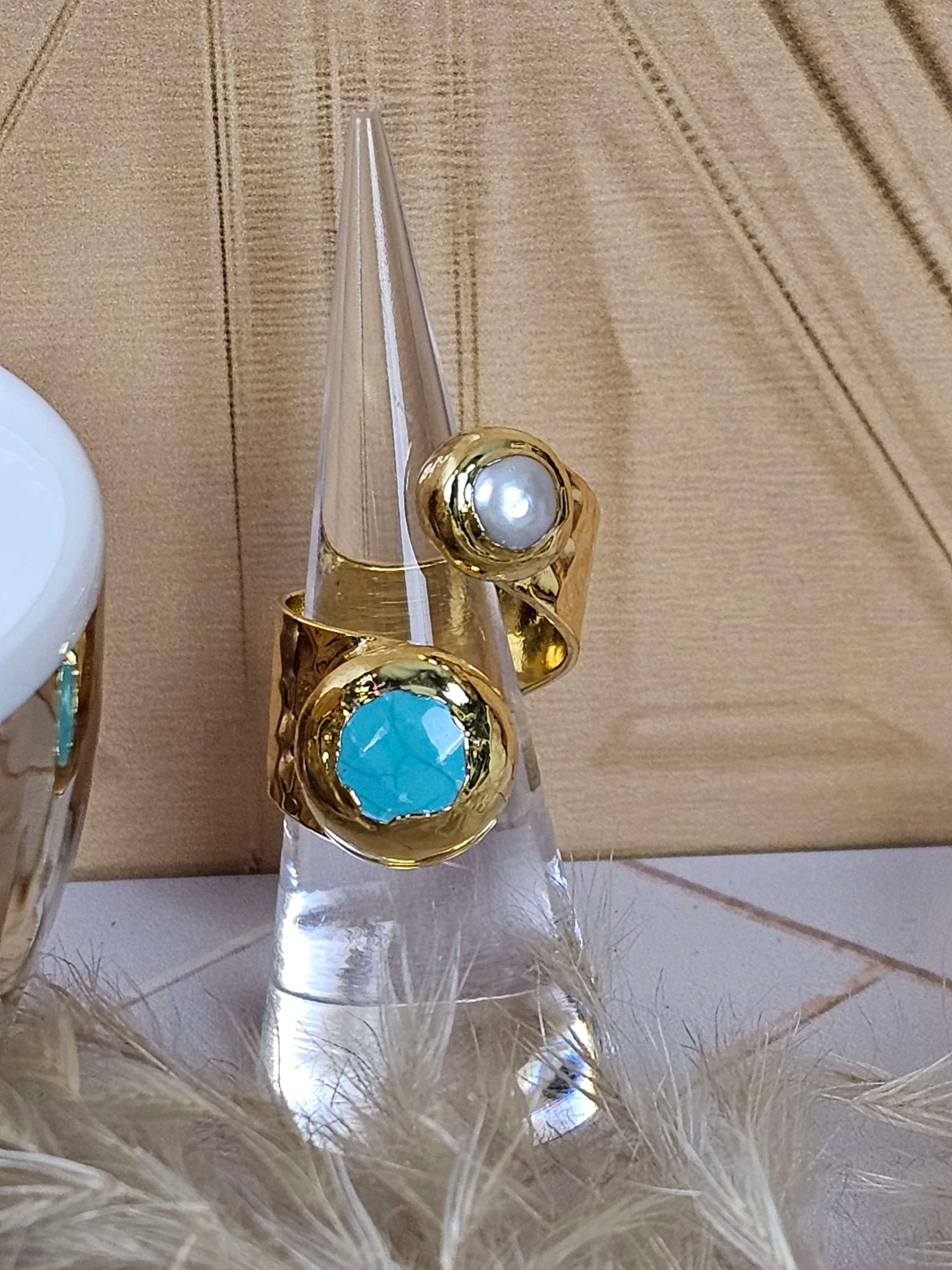 Product: Curl Pearl and Turquoise Ring