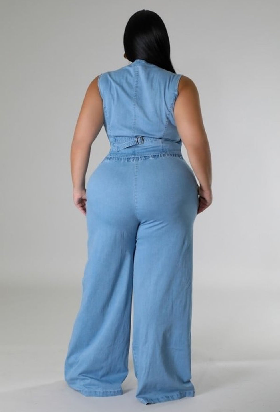 Thumbnail: Woman wearing pant suit in alternate angle