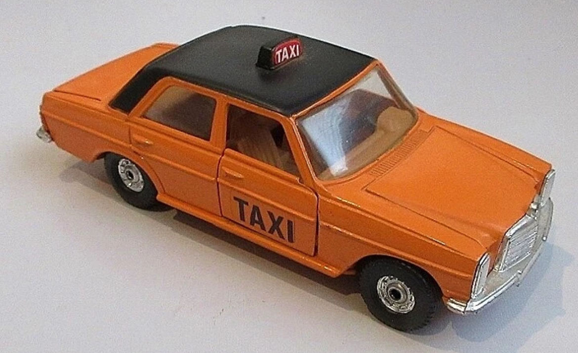 MERCEDES-BENZ 240D TAXI,