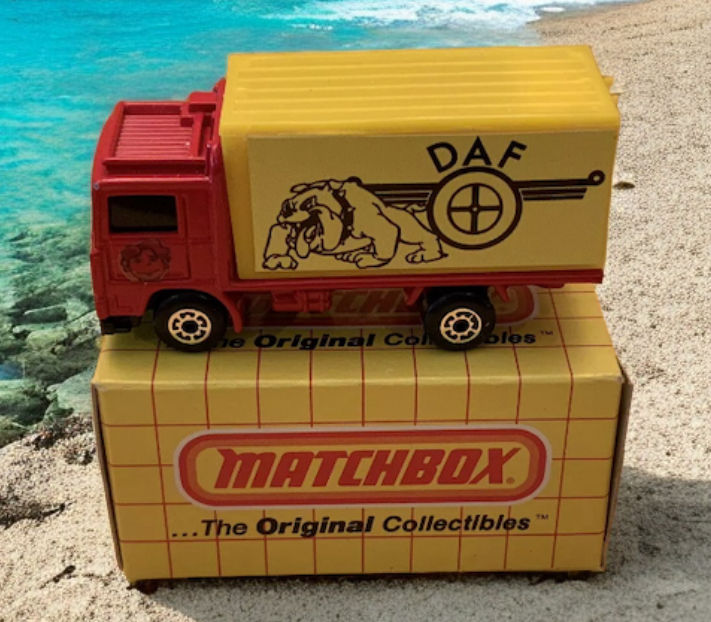 Volvo Container Truck (DAF” S )