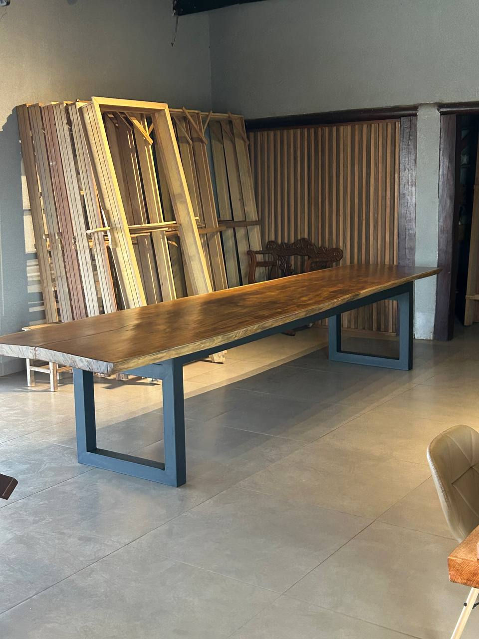 mesa rústica a venda na madeireira madesaba